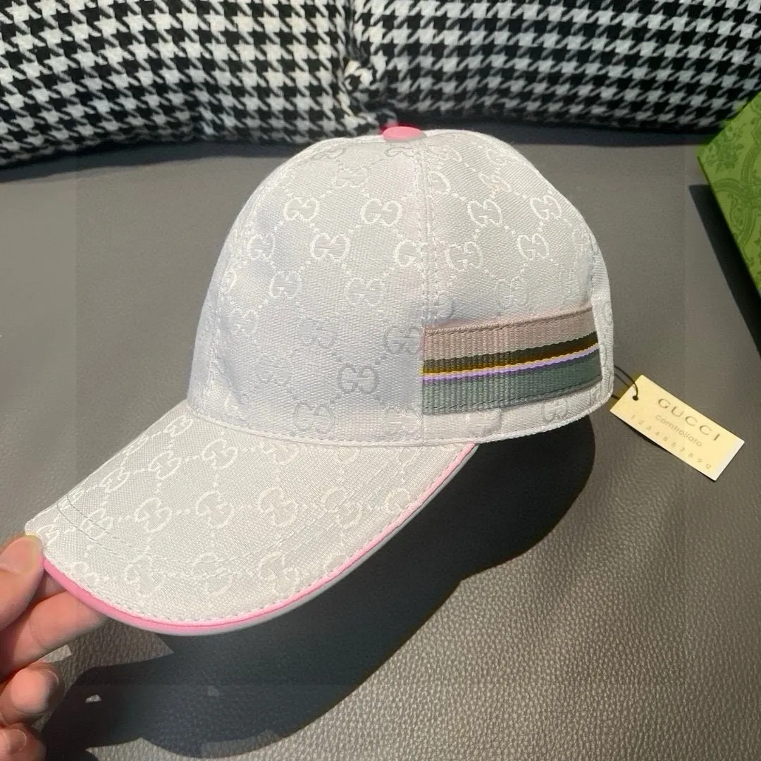 Batch of 900,000-year-old classic models in new colors shipped!   , Gucci (Gucci) classic original baseball cap 😍😍 1:1 mold opening and customization at the counter, the highest version, original canvas fabric + first layer of cowhide, light and breathable! Photographed in real life, suitable for men and women in all seasons, basic head circumference 56cm, adjustable patches.