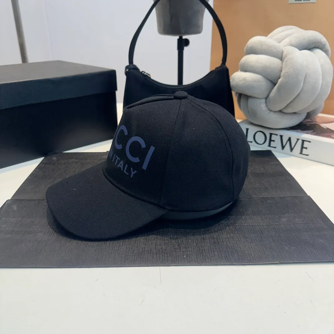 p60 Official website new model Gucci latest original baseball cap, large double G, custom-made from 1:1 mold at the counter, light and breathable! Basic head circumference 56, adjustable patch