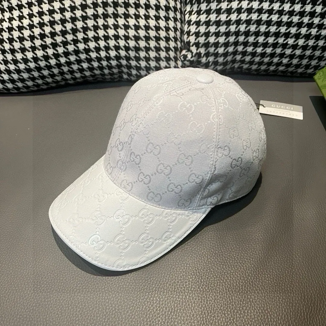 P90, Gucci (Gucci) classic original baseball cap, small double G cowhide stitching, 1:1 mold customization, excellent quality! The brim is embossed with first-layer cowhide, the quality is excellent! Basic head circumference 56, adjustable patch, five colors in stock, best-selling model!