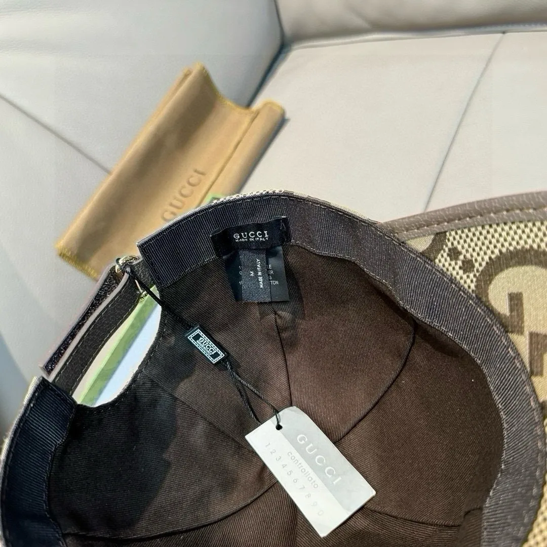 p90., Gucci Gucci's new original baseball cap, large double G, 1:1 mold opening and customization at the counter, original canvas fabric + first-layer cowhide, light and breathable! The basic head circumference is 56cm, and the patch is adjustable.