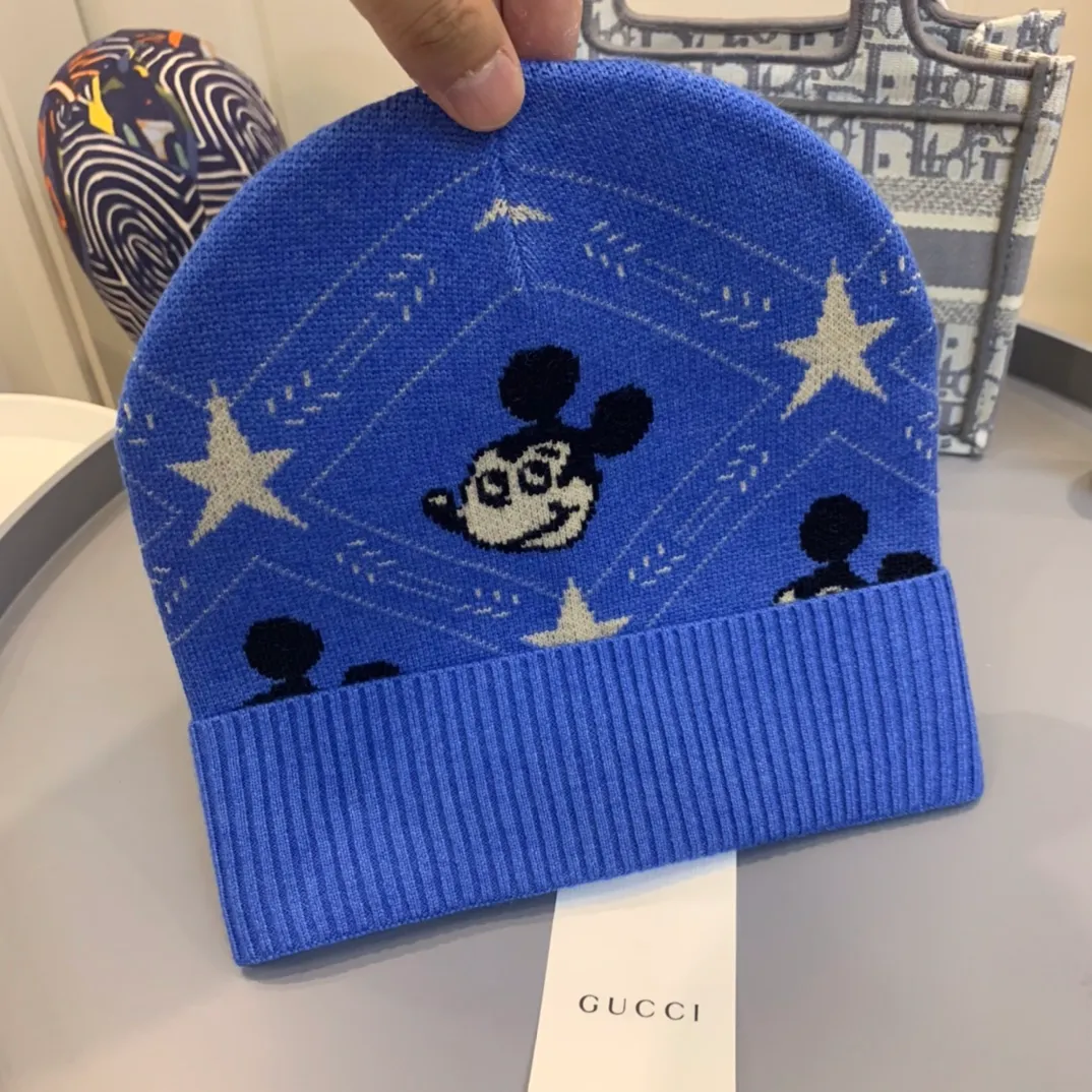 P90 GUCCI Gucci knitted Mickey head wool beanie, high-quality customized wool, handsome punk style, super cool and fashionable street style! Material: 100% cotton Head circumference: 55-58 cm