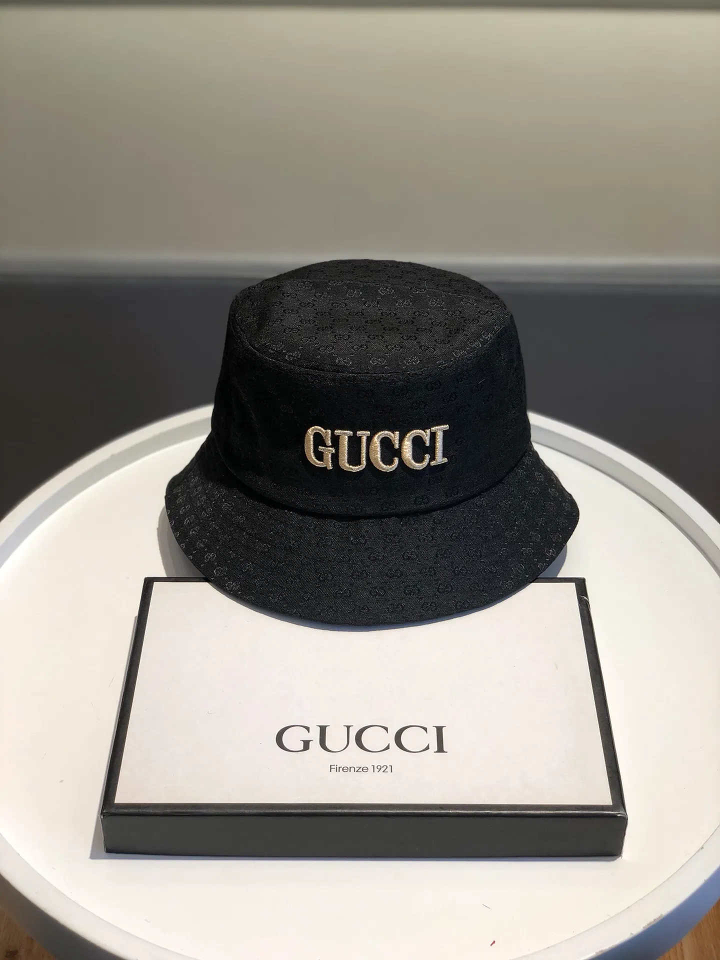 Special batch 🉐150💰 Gucci official website high edition shipment, new fisherman hat published 1:1, very classic classic, popular retro beauty, a must-have for going out in summer, very flattering