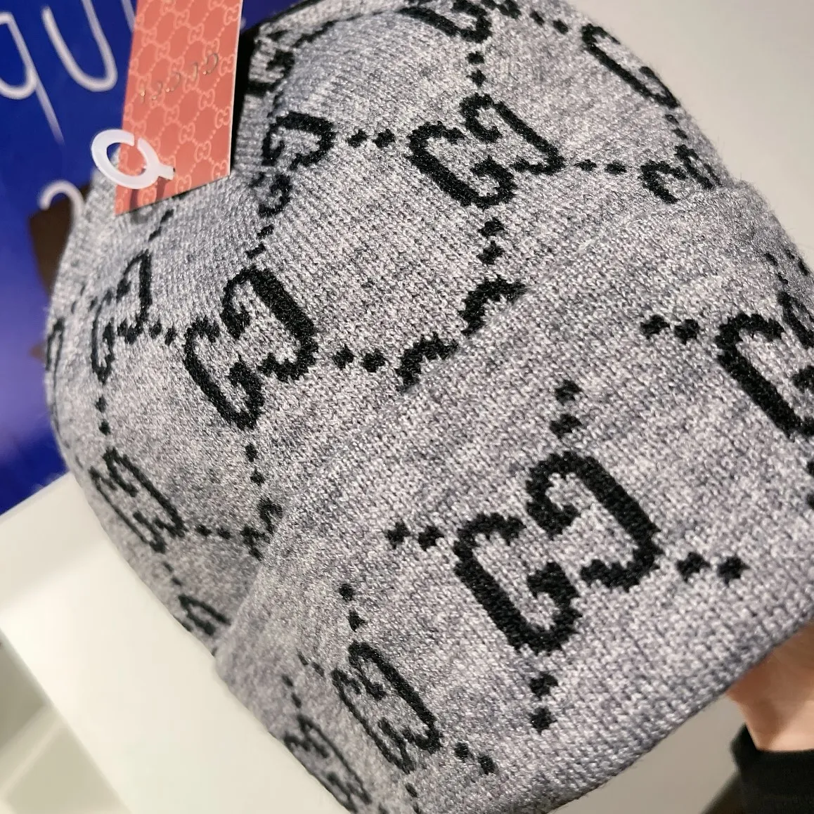 🉐60 Gucci early autumn new knitted embroidered letter logo beanie, simple and fashionable style, with contrasting color lines, standard for fashionistas! Knitted with great elasticity! No limit on head circumference