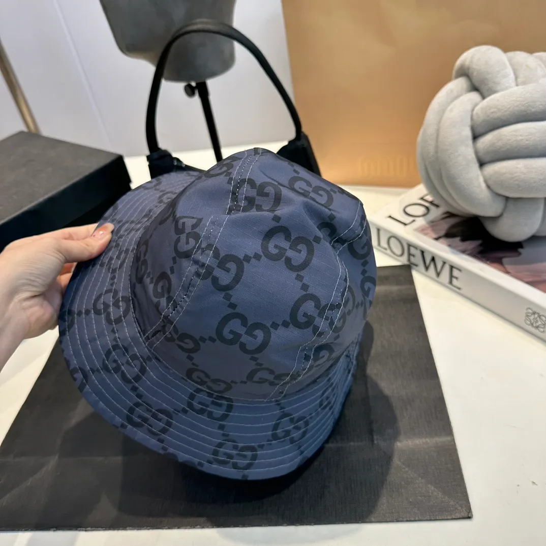 P50 GUCCI bucket hat, a new product from the official website, the original quality of the fisherman hat is very popular 🔥🎩 The craftsmanship is very exquisite, high-end and classy! Low-key luxury, easy to carry! Running volume!