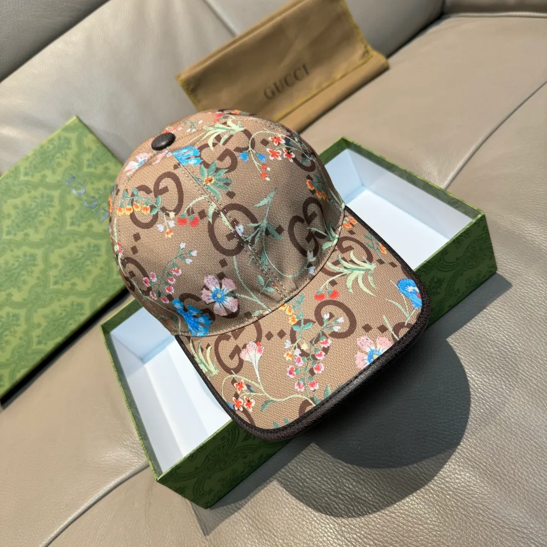 p90., Gucci Gucci's new original baseball cap, floral large double G, customized at the counter with 1:1 mold opening, perfect matching pattern, original canvas fabric + first-layer cowhide, light and breathable! The basic head circumference is 56cm, and the patch is adjustable.