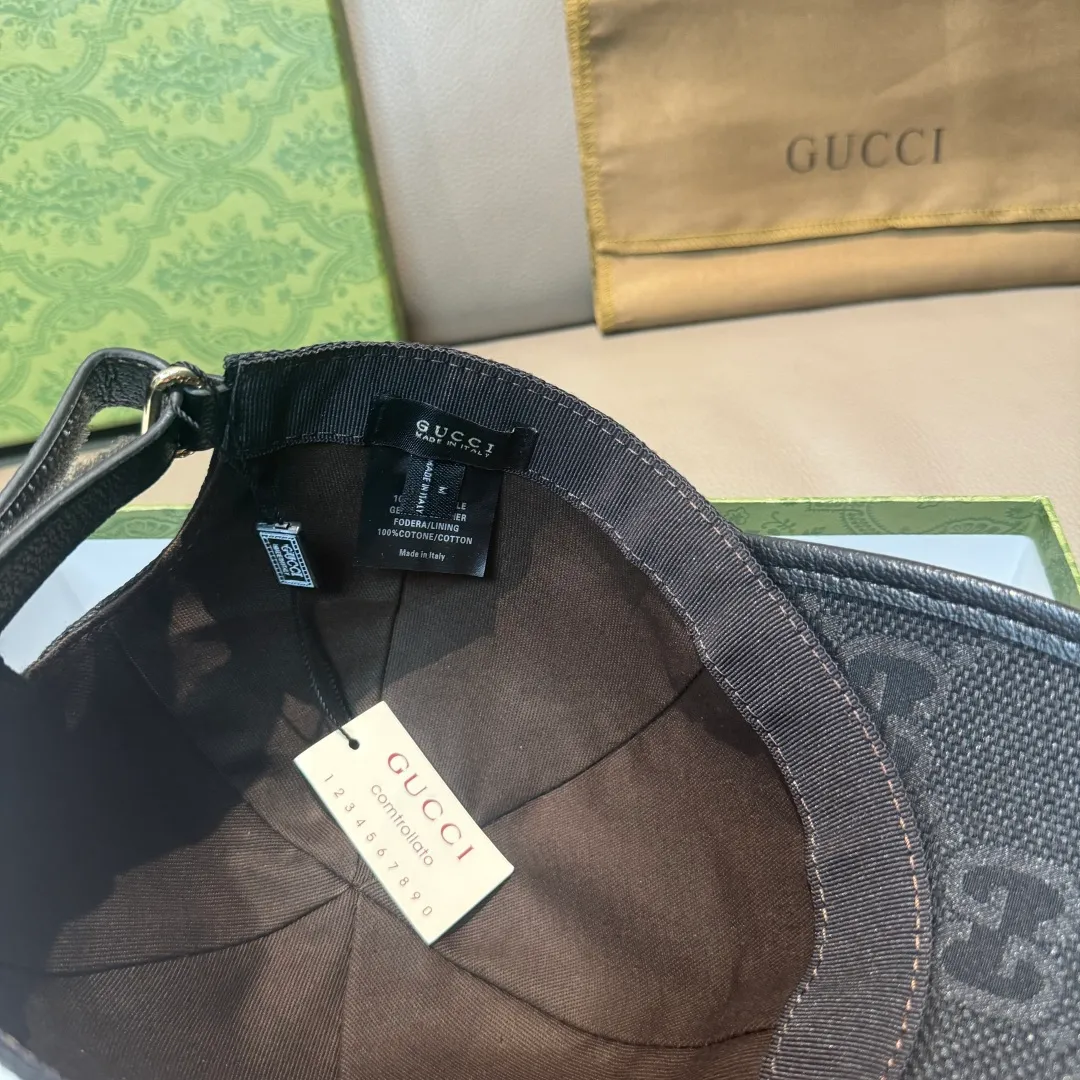 p90., Gucci Gucci's new original baseball cap, large double G, 1:1 mold opening and customization at the counter, original canvas fabric + first-layer cowhide, light and breathable! The basic head circumference is 56cm, and the patch is adjustable.