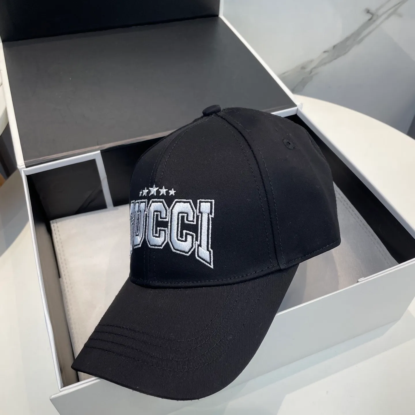 P66 original quality GUCCI Gucci Baseball Cap🧢Official website new product Gucci Baseball Cap🧢is coming soon. The craftsmanship is very exquisite, high-end and classy! Low-key luxury, easy to carry! Running volume!