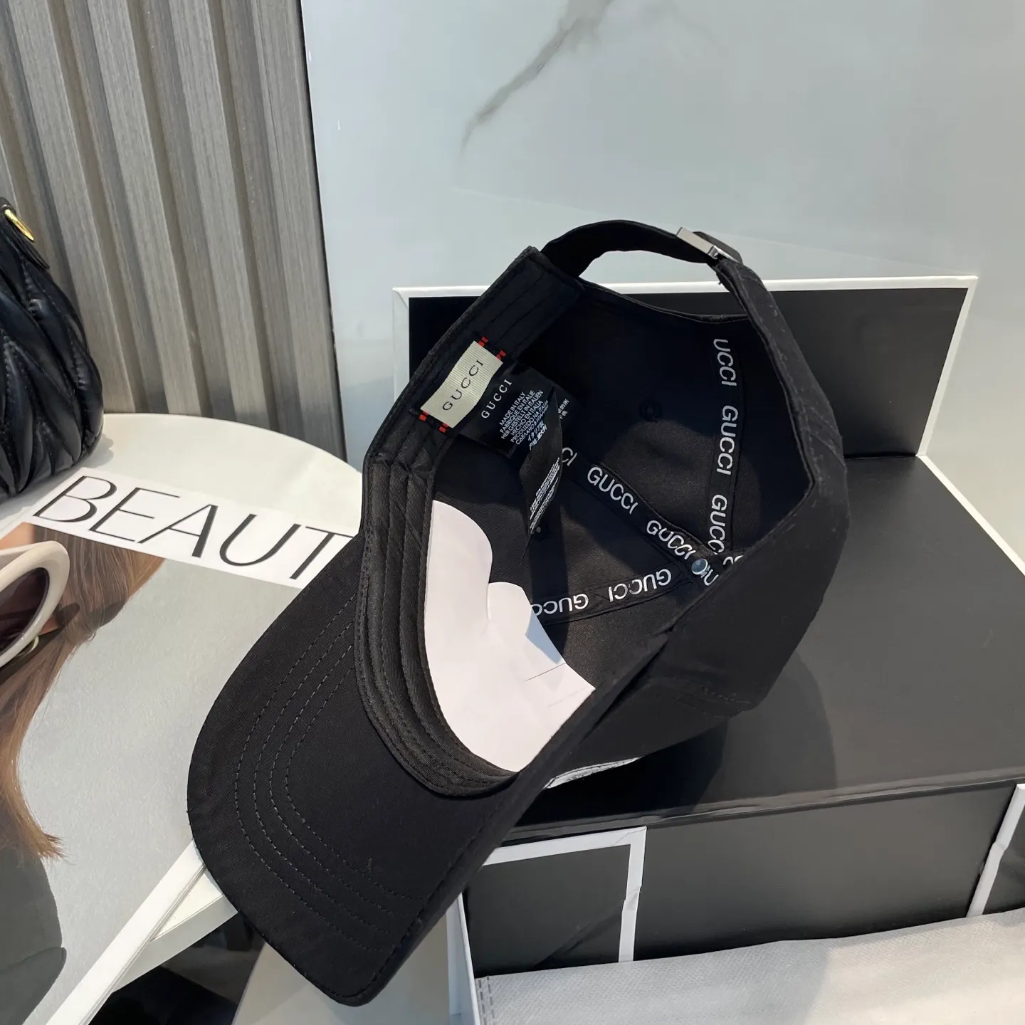 P66 original quality GUCCI Gucci Baseball Cap🧢Official website new product Gucci Baseball Cap🧢is coming soon. The craftsmanship is very exquisite, high-end and classy! Low-key luxury, easy to carry! Running volume!