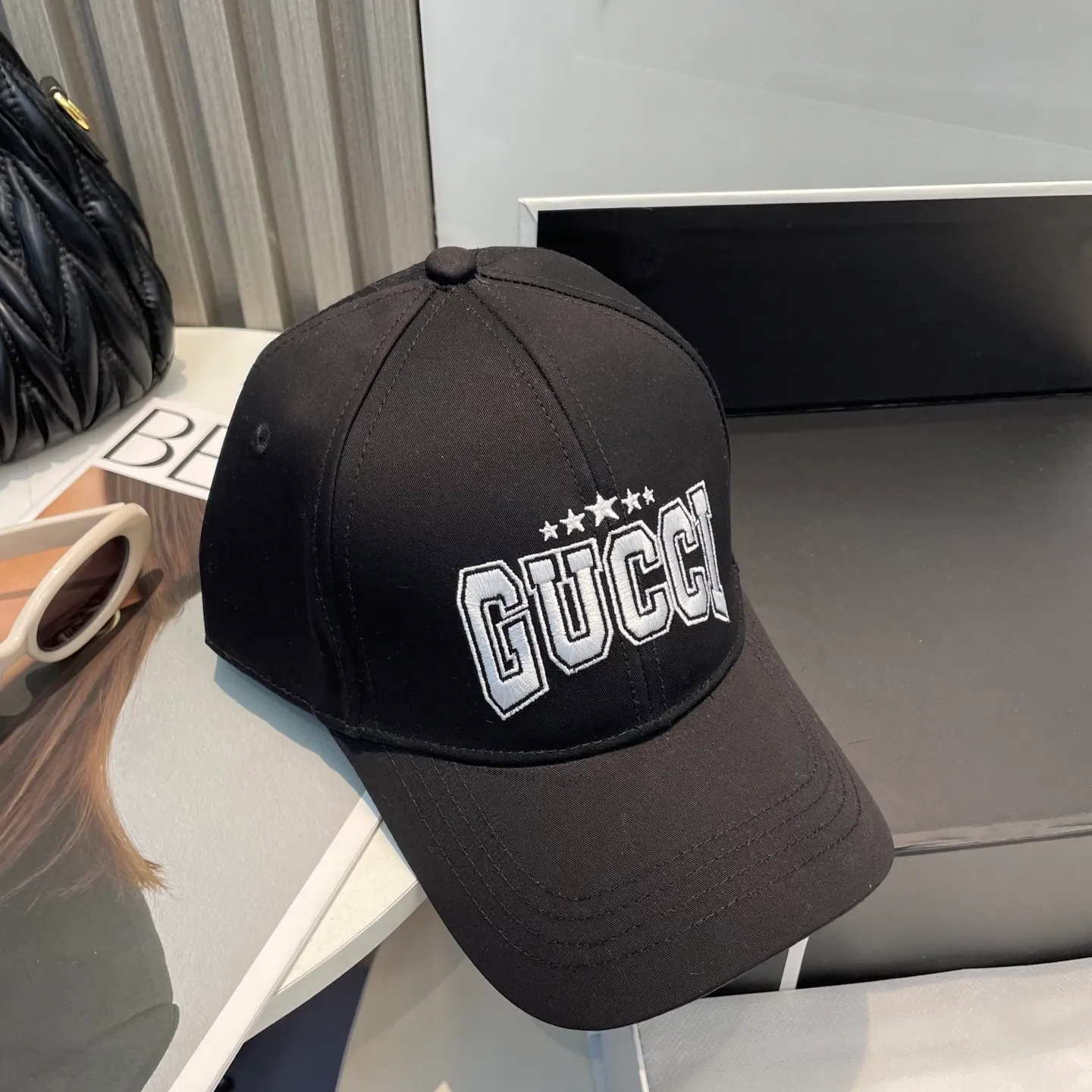 P66 original quality GUCCI Gucci Baseball Cap🧢Official website new product Gucci Baseball Cap🧢is coming soon. The craftsmanship is very exquisite, high-end and classy! Low-key luxury, easy to carry! Running volume!