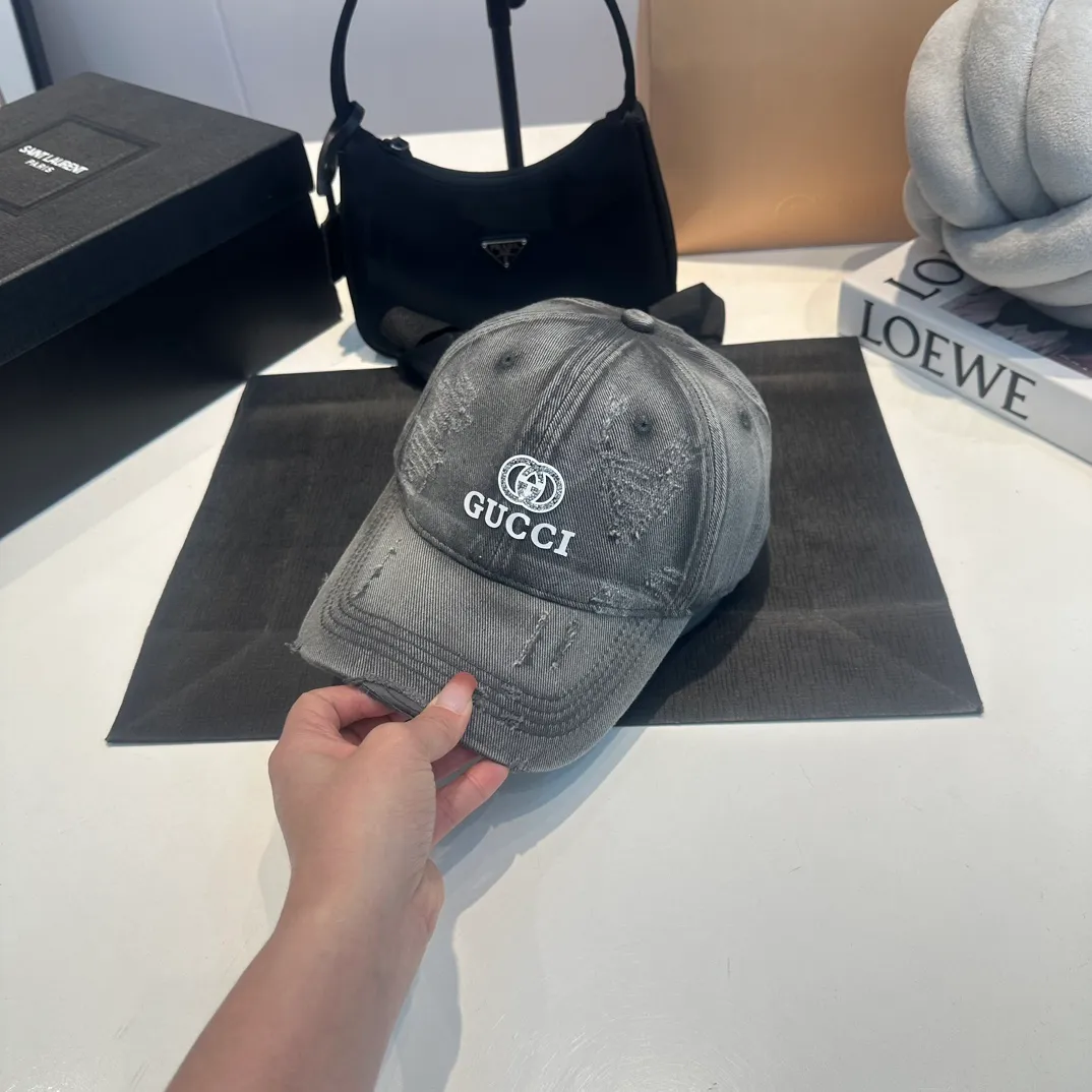 p54 Gucci Baseball Cap GUCCI official website new product, baseball cap, original quality, very popular 🔥🎩 The craftsmanship is very exquisite, high-end and classy! Low-key luxury, easy to carry! run