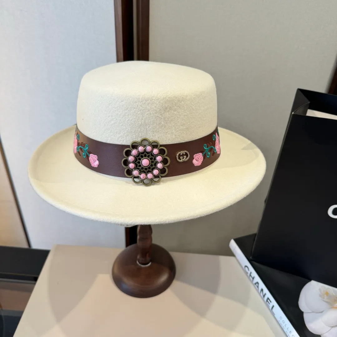 💰220¥ White Gucci new wool top hat, flat top hat, 100% wool fabric 🦙%, head circumference 57cm