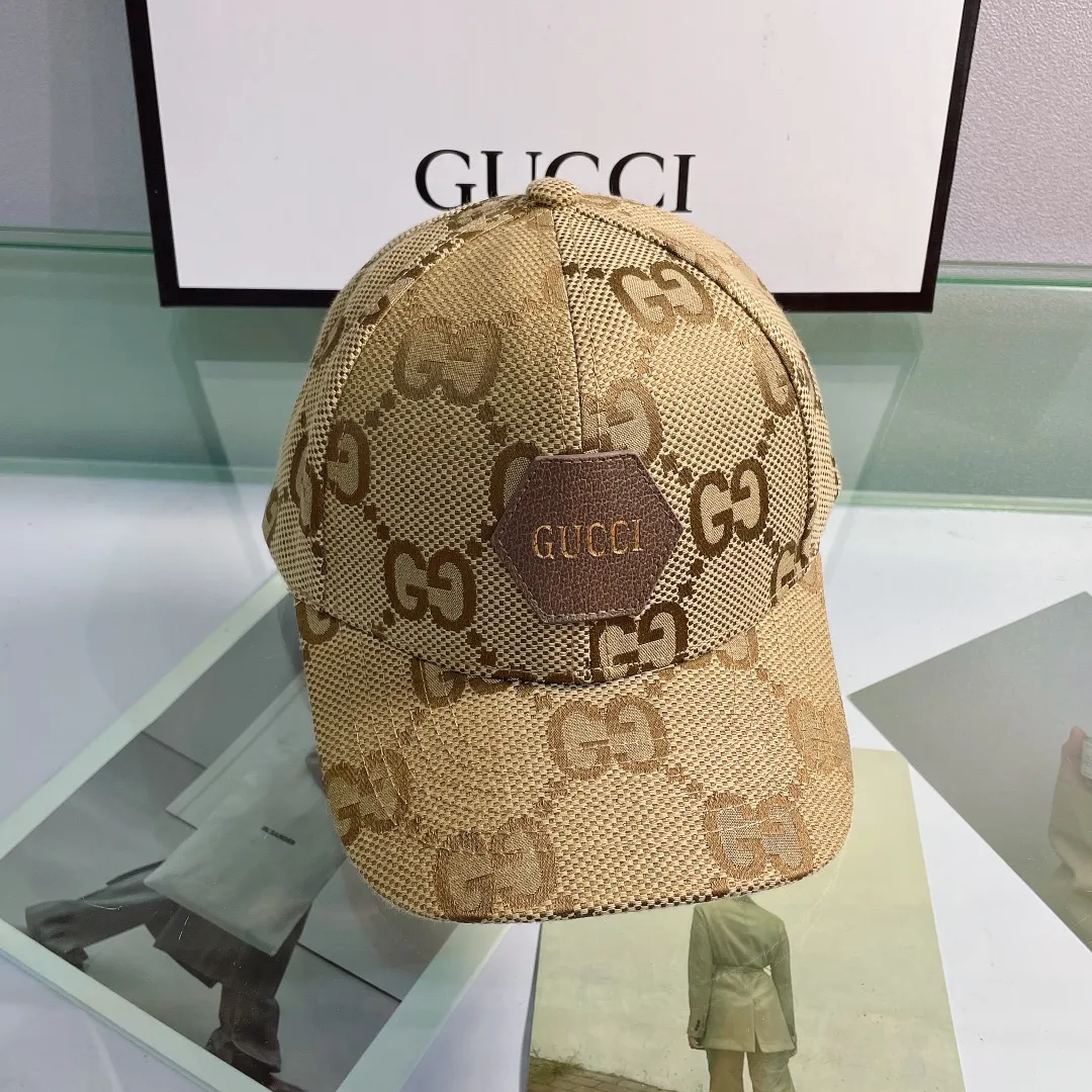 P70 Gucci (Gucci) classic quotation original baseball cap, 1:1 mold customization, original canvas fabric + first-layer cowhide, popular purchase agent, versatile style for men and women, great quality! The basic head circumference is 56cm, and the patch is adjustable.