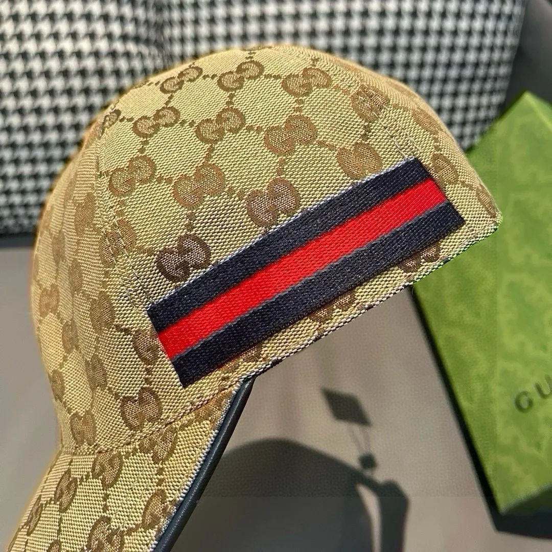 p90 ten thousand year old classic new color is shipped!   , Gucci (Gucci) classic original baseball cap 😍😍 1:1 mold opening and customization at the counter, the highest version, original canvas fabric + first layer of cowhide, light and breathable! Photographed in real life, suitable for men and women in all seasons, basic head circumference 56cm, adjustable patches.
