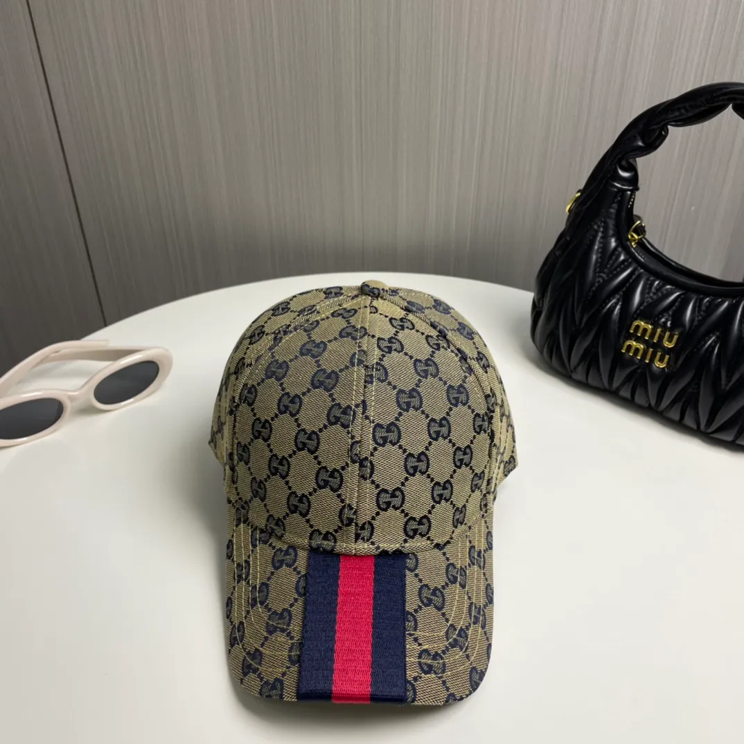 P56 [GUCCI Gucci]🌸2 official website is online simultaneously🎊 Korean version of the new British classic casual atmosphere customized model 1:1 original quality unisex baseball cap Meibang three-dimensional printed geological fabric high quality quality🔥🔥🔥