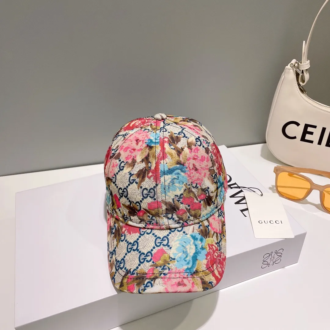 P66💰GUCCI Baseball Cap, new product from the official website, baseball cap, original quality, very popular 🔥🎩 The craftsmanship is very exquisite, high-end and classy! Low-key luxury, easy to carry! Running volume!