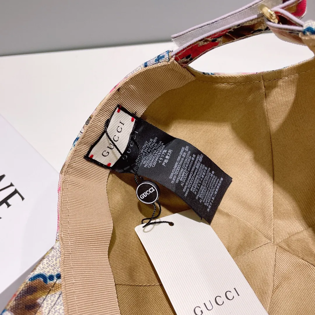 P66💰GUCCI Baseball Cap, new product from the official website, baseball cap, original quality, very popular 🔥🎩 The craftsmanship is very exquisite, high-end and classy! Low-key luxury, easy to carry! Running volume!