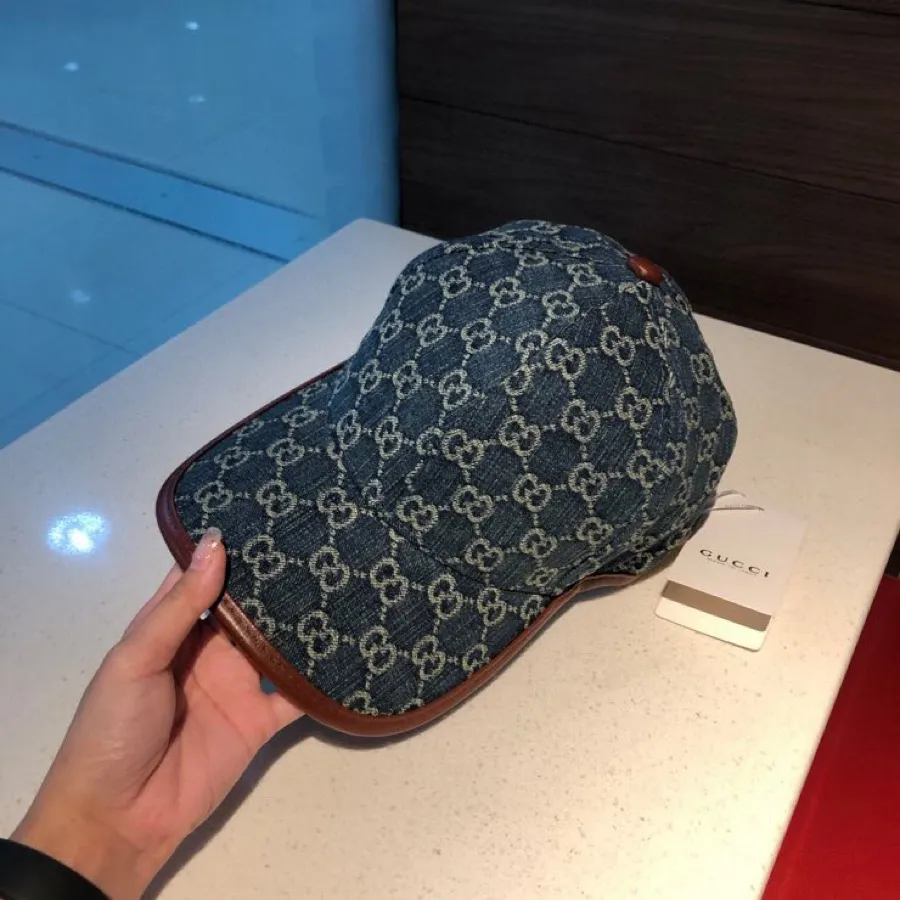 Special batch 🉐70💰 🧢Gucci🧢 Synchronized with Gucci official website, simple and elegant baseball cap with precision embroidery, comfortable and breathable, super good quality, playful style is very age-reducing👍