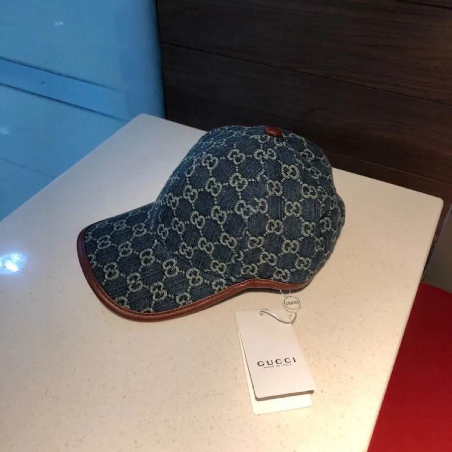 Special batch 🉐70💰 🧢Gucci🧢 Synchronized with Gucci official website, simple and elegant baseball cap with precision embroidery, comfortable and breathable, super good quality, playful style is very age-reducing👍