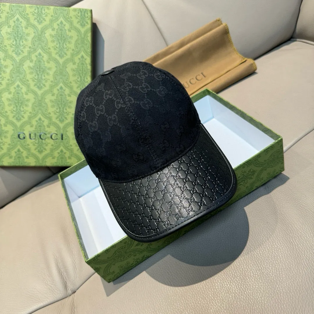 P90, Gucci (Gucci) classic original baseball cap, small double G cowhide stitching, 1:1 mold customization, excellent quality! The brim is embossed with first-layer cowhide, the quality is excellent! The basic head circumference is 56cm, the patch is adjustable, the original version is shipped in two colors from the counter, a hot seller!