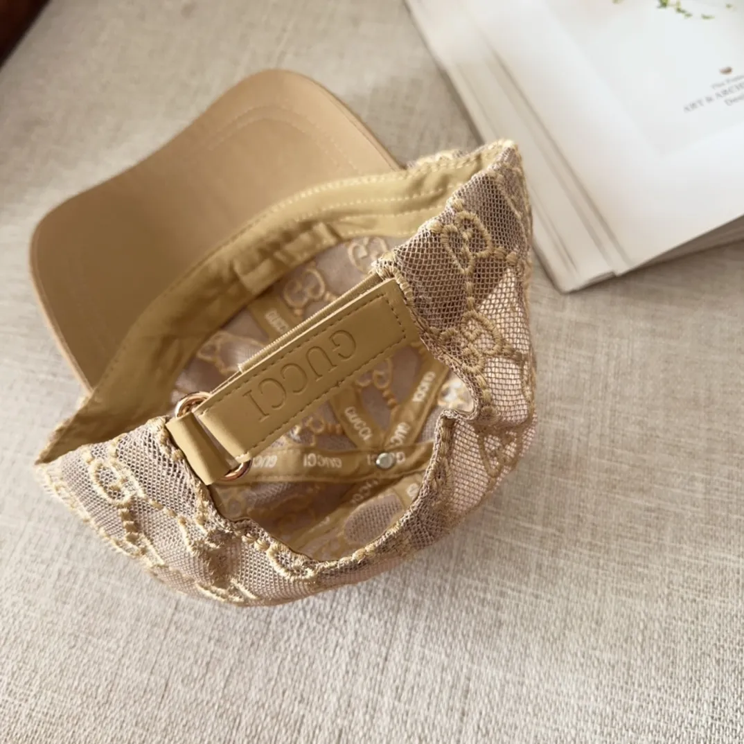 💰60 GUCCI 2025 new simple embroidered baseball cap at the counter, very trendy! Casual and sports style, classic production, super easy to match!
