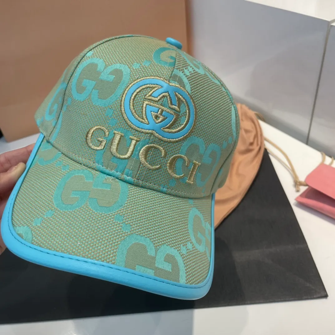 P60 GUCCI baseball cap, new product from the official website, baseball cap, original quality, very popular 🔥🎩 The craftsmanship is very exquisite, high-end and classy! Low-key luxury, easy to carry! Running volume!