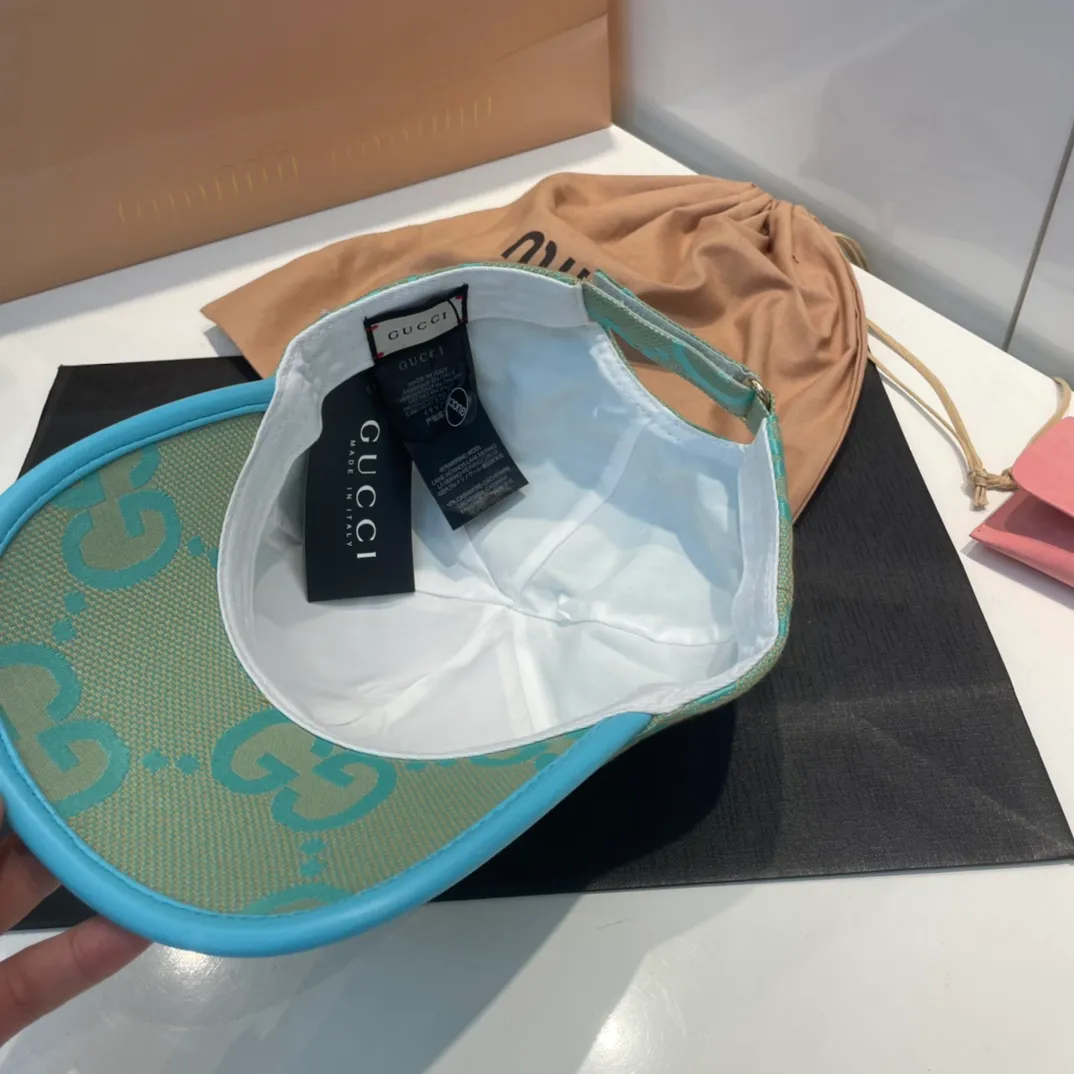 P60 GUCCI baseball cap, new product from the official website, baseball cap, original quality, very popular 🔥🎩 The craftsmanship is very exquisite, high-end and classy! Low-key luxury, easy to carry! Running volume!