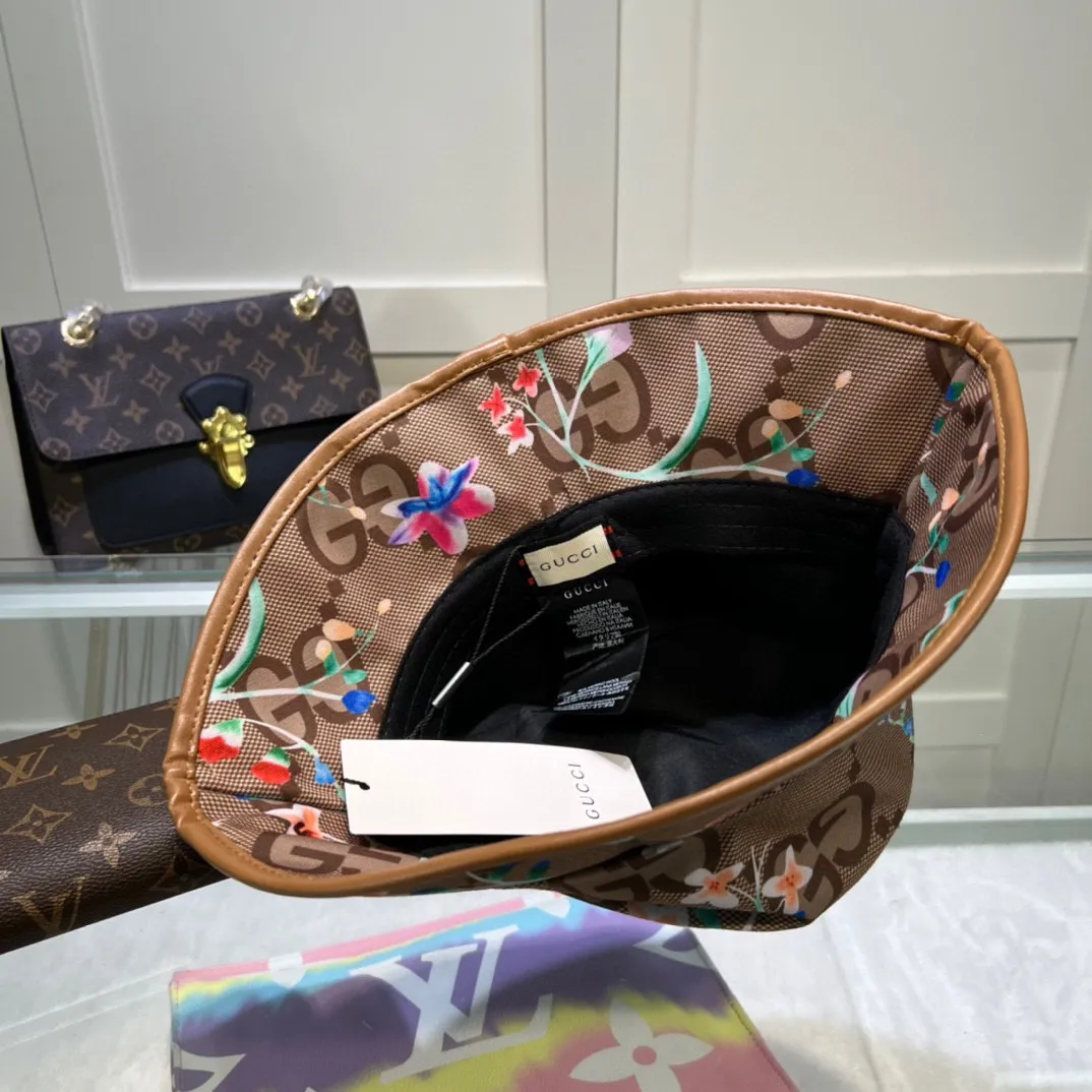 P60💰Gucci Baseball Cap GUCCI🧢Original quality is now available 🔥🎩 The craftsmanship is very exquisite, high-end and classy! Low-key luxury, easy to carry! Running volume! 【68211469】