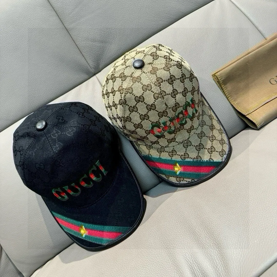 P90, Gucci's new original baseball cap, 1:1 mold customization, heavy embroidery, details comparable to those at counters, original canvas fabric + first-layer cowhide, great quality! The first choice for handsome men and beautiful women, fashionable and versatile. The basic head circumference is 56cm, and the patch is adjustable.