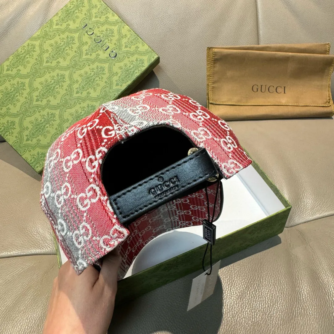 p90, Gucci (Gucci) new original baseball cap, gradient candy double G, 1:1 mold opening and customization at the counter! Original denim fabric + first-layer cowhide, light and breathable! Actual photo, suitable for men and women, basic head circumference 56cm, adjustable patch.