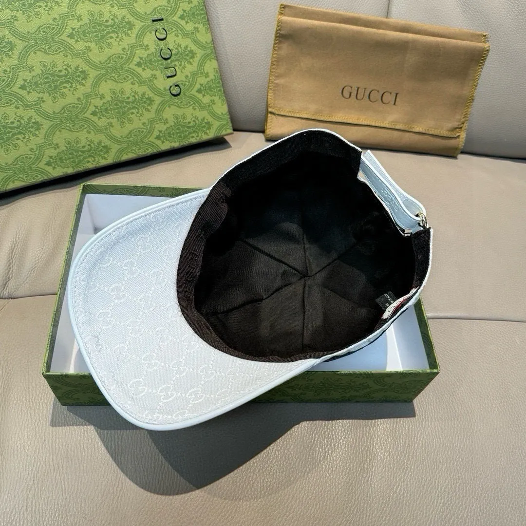 p90 ten thousand year classic model shipped!   , Gucci (Gucci) classic original baseball cap😍😍Little Bee, 1:1 mold opening and customization at the counter, the highest version, original canvas fabric + first layer of cowhide, pure cotton lining, light and breathable! Photographed in real life, suitable for men and women in all seasons, basic head circumference 56cm, adjustable patches.