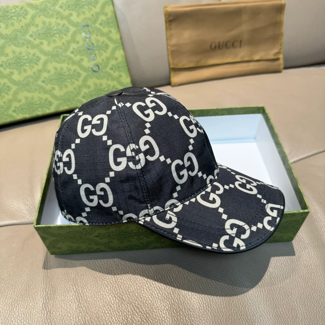 p90 New model shipped from official website. Gucci's latest original baseball cap, large double G, 1:1 mold customization at the counter, perfect alignment, original canvas fabric + first-layer cowhide, light and breathable! The basic head circumference is 56cm, and the patch is adjustable.