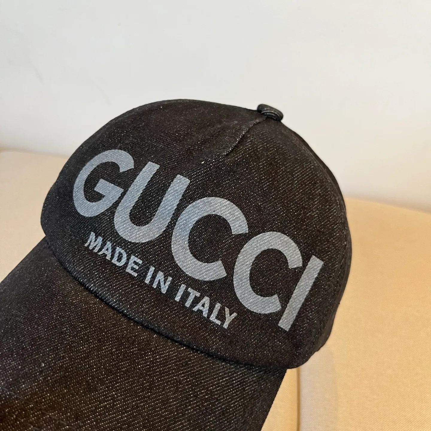 P60 Gucci Baseball Cap♥️GUCCI🧢New product from the official website, baseball cap, original quality, very popular 🔥🎩 The craftsmanship is very exquisite, high-end and classy! Low-key luxury, easy to carry! Running volume!