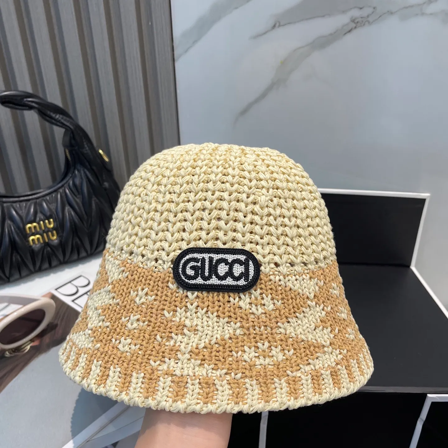 P70 Gucci's new knitted hat, made with high density, a super tasteful knitted hat~the first choice for going out on the street! The shape of the hat is super nice, the color is perfect, and it’s light to carry! A must-have for little fairies🧚Head circumference 57cm