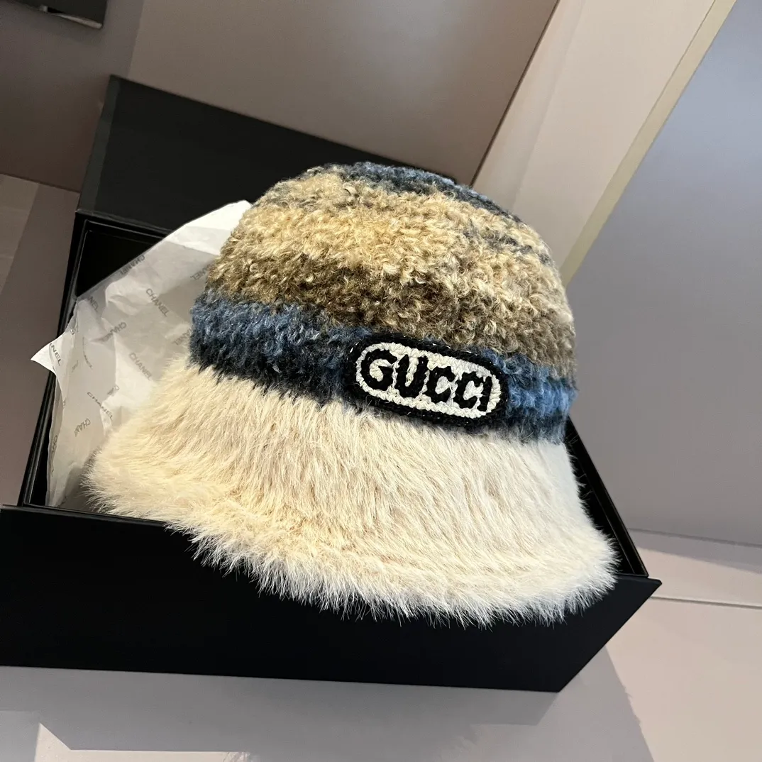 💰100¥ Gucci new sherpa bucket hat, gradient color, head circumference 57cm