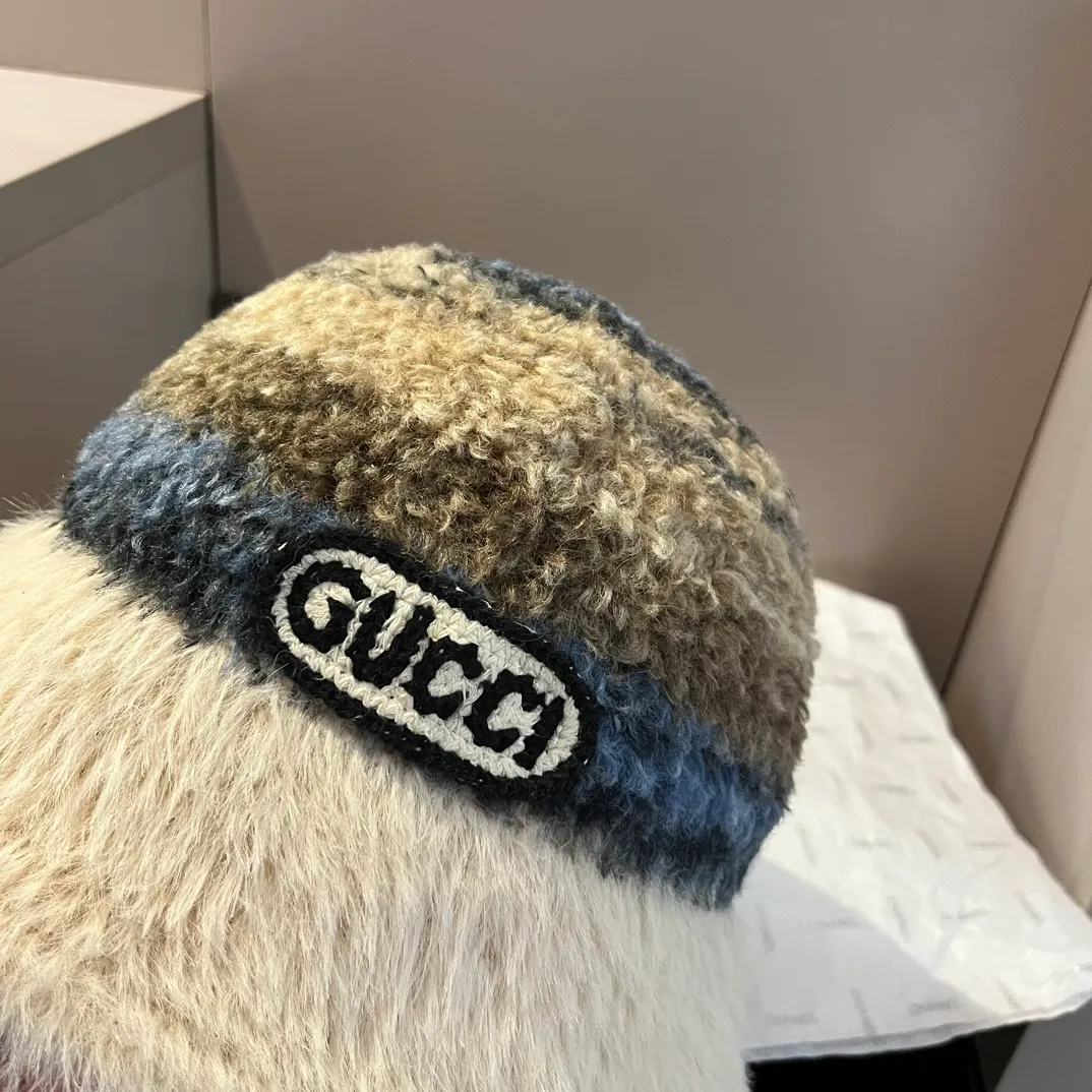 💰100¥ Gucci new sherpa bucket hat, gradient color, head circumference 57cm