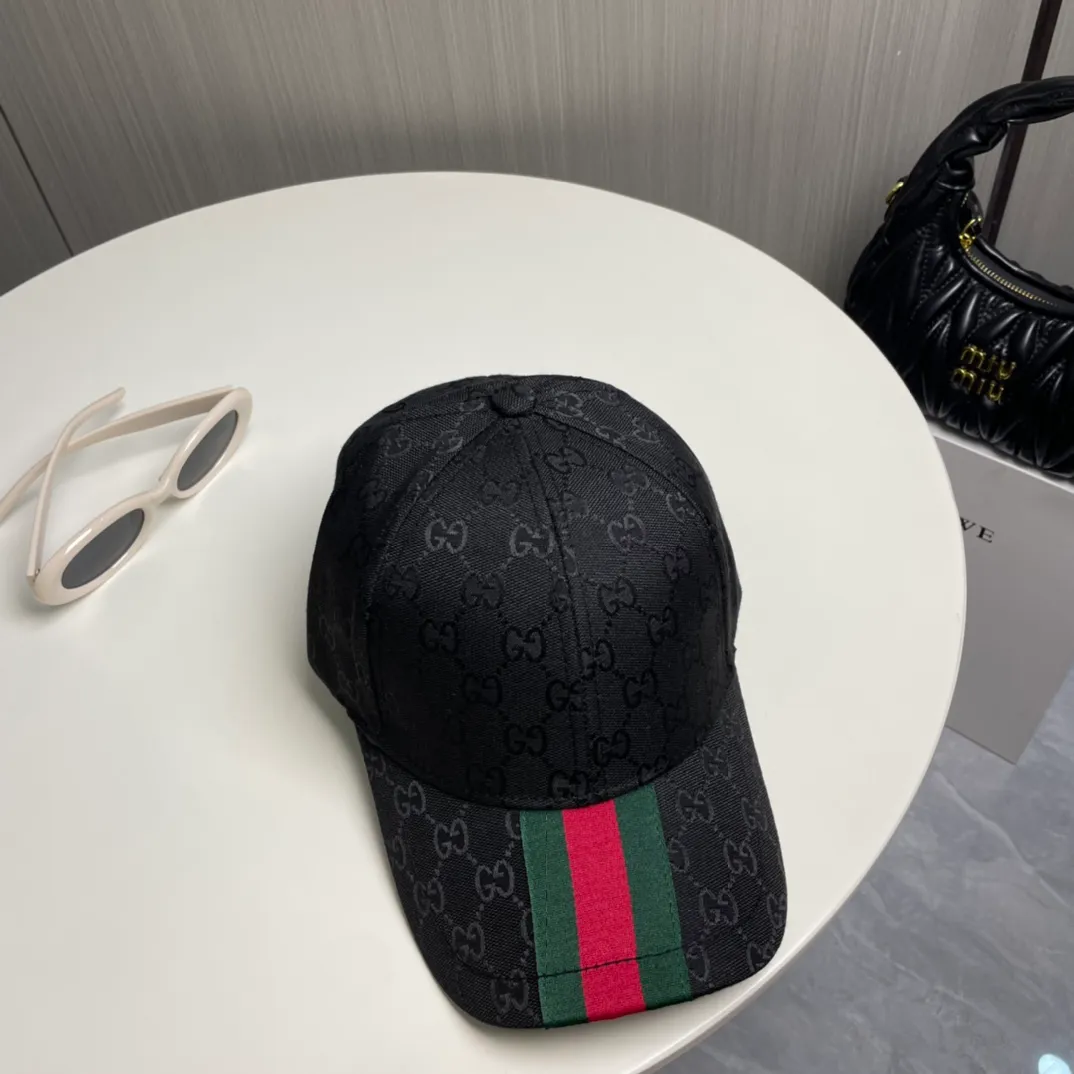P56 [GUCCI Gucci]🌸2 official website is online simultaneously🎊 Korean version of the new British classic casual atmosphere customized model 1:1 original quality unisex baseball cap Meibang three-dimensional printed geological fabric high quality quality🔥🔥🔥