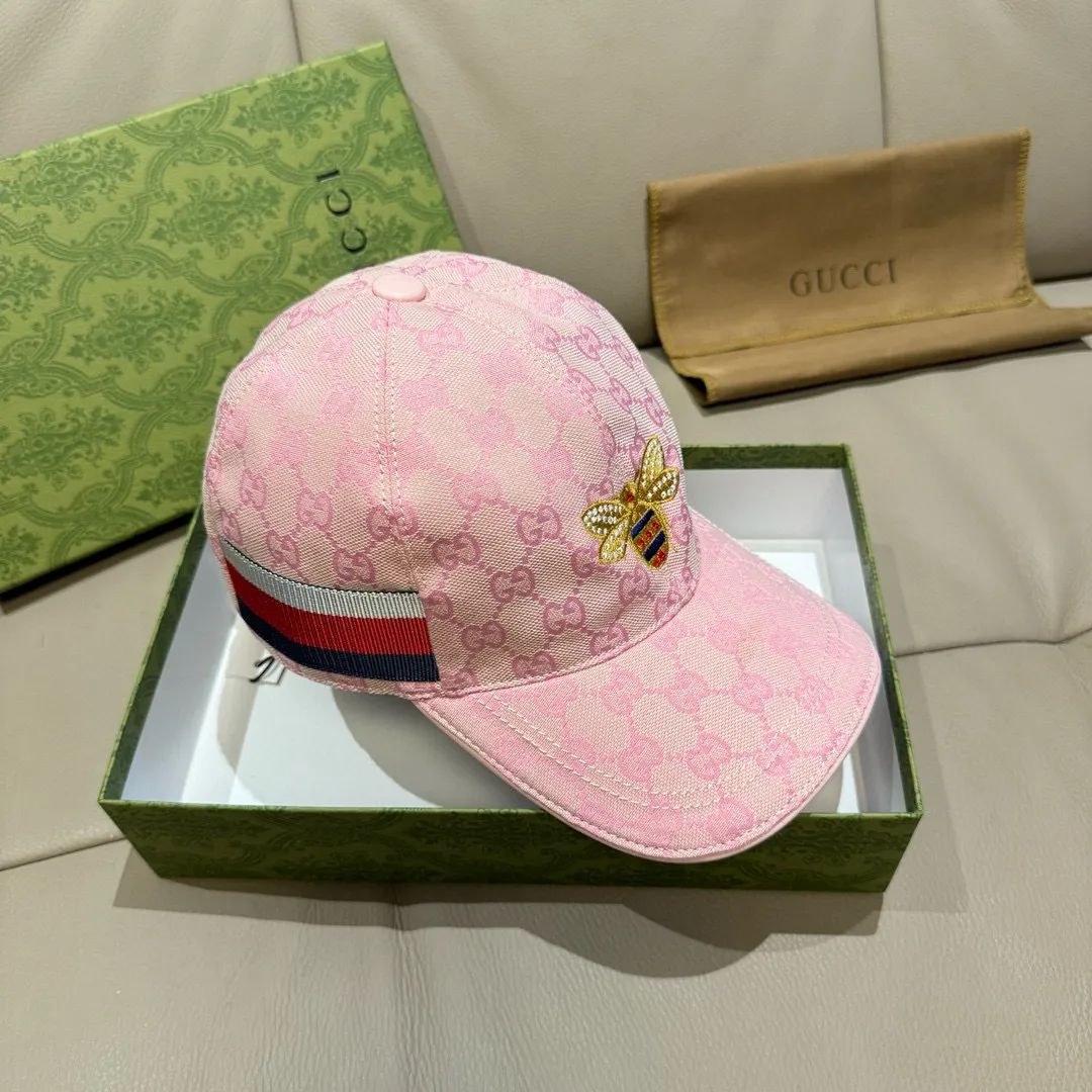 p90, Gucci (Gucci) original baseball cap, little bee embroidery, 1:1 mold customization, heavy embroidery, details comparable to counters, original canvas + first-layer cowhide, pure cotton lining, great quality! The first choice for handsome men and beautiful women, fashionable and versatile. Basic head circumference 56, adjustable patch