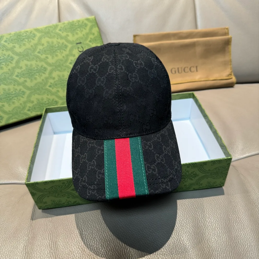 P90 original version shipped!   , Gucci (Gucci) latest original baseball cap, wide webbing. 1:1 mold opening and customization at the counter, the highest version, original canvas fabric + first-layer cowhide, light and breathable! Photographed in real life, suitable for men and women in all seasons, basic head circumference 56cm, adjustable patches.
