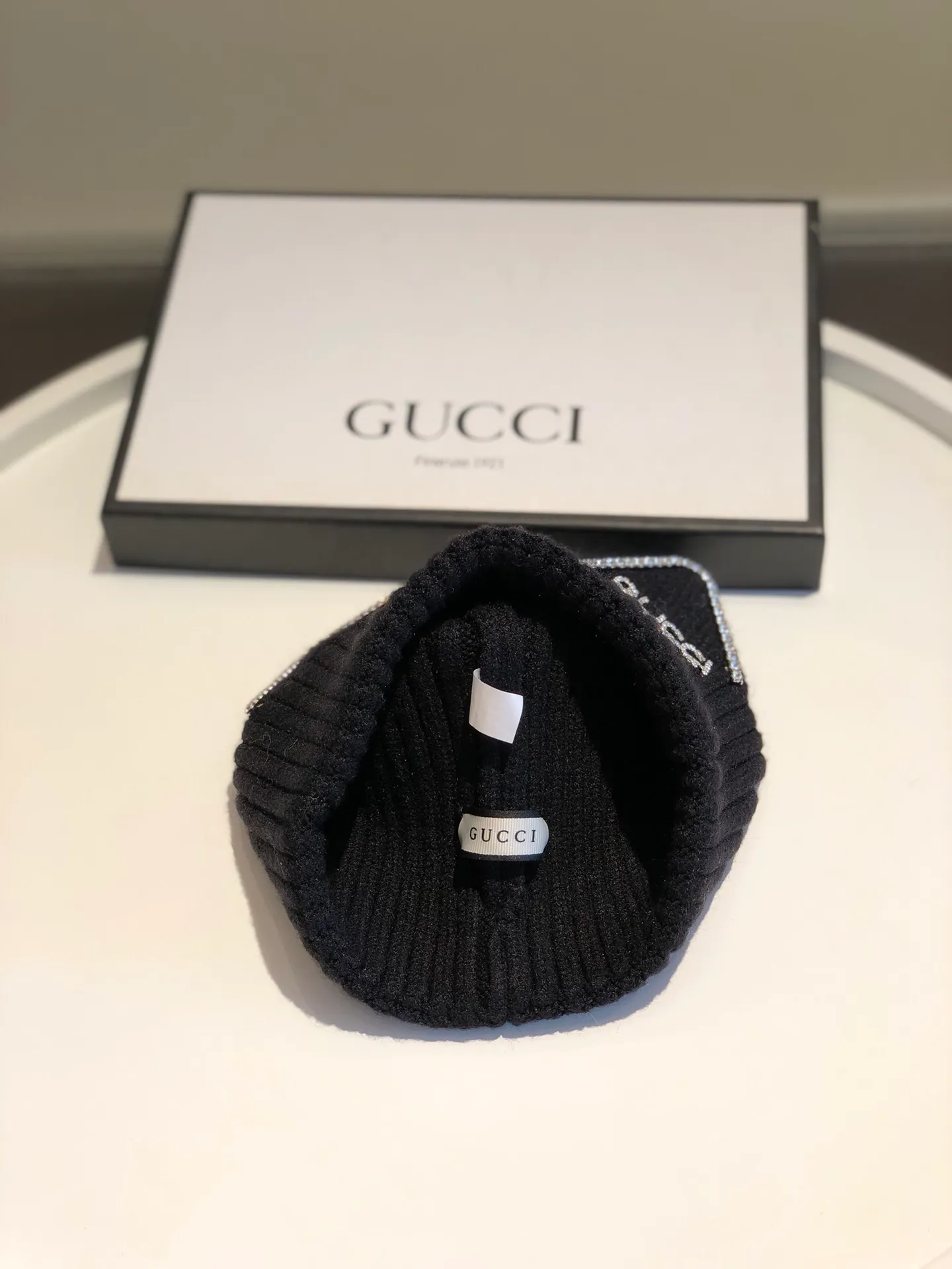 Special batch 🉐160💰 GUCCI woolen hat👒Simple and elegant Japanese style woolen knitted hat, playful and cute‼ Warm and comfortable, the quality is super good, 100% wool🦙thin thread material, the playful style is very age-reducing‼ ‼