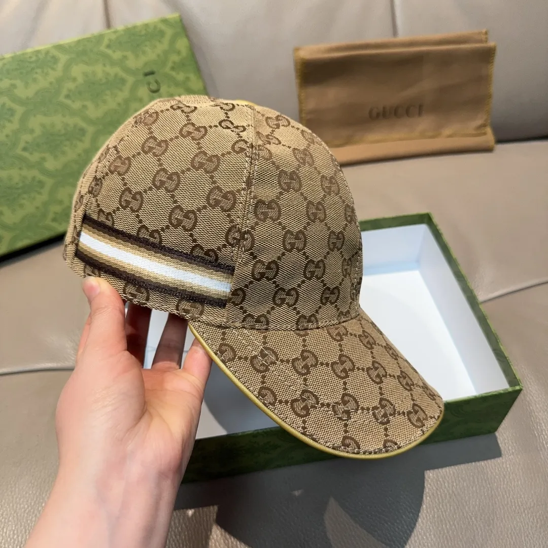 p90 ten thousand year old classic new color is shipped!   , Gucci (Gucci) classic original baseball cap 😍😍 1:1 mold opening and customization at the counter, the highest version, original canvas fabric + first layer of cowhide, light and breathable! Photographed in real life, suitable for men and women in all seasons, basic head circumference 56cm, adjustable patches.