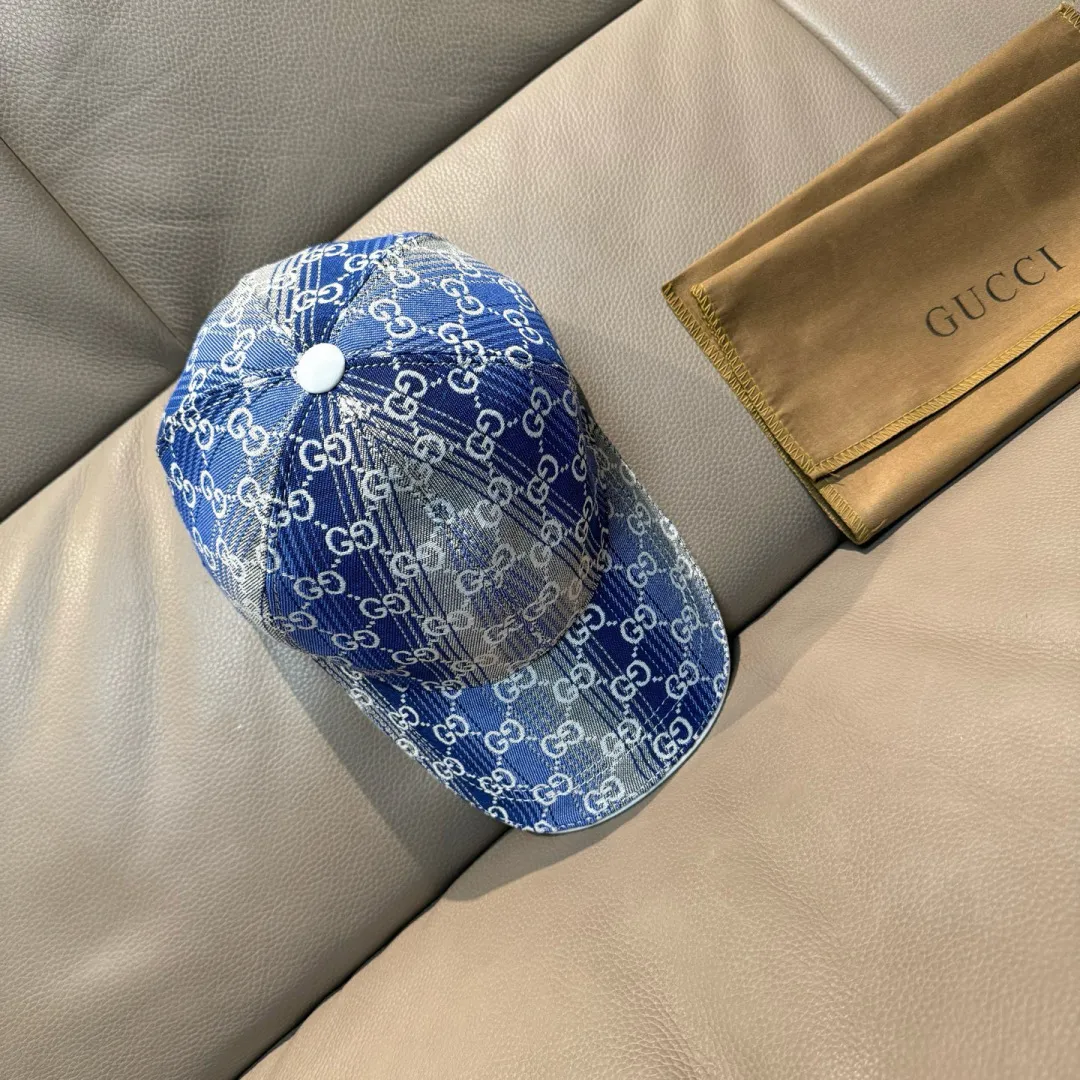 p90, Gucci (Gucci) new original baseball cap, gradient candy double G, 1:1 mold opening and customization at the counter! Original denim fabric + first-layer cowhide, light and breathable! Actual photo, suitable for men and women, basic head circumference 56cm, adjustable patch.
