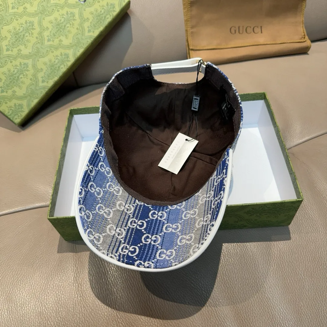 p90, Gucci (Gucci) new original baseball cap, gradient candy double G, 1:1 mold opening and customization at the counter! Original denim fabric + first-layer cowhide, light and breathable! Actual photo, suitable for men and women, basic head circumference 56cm, adjustable patch.