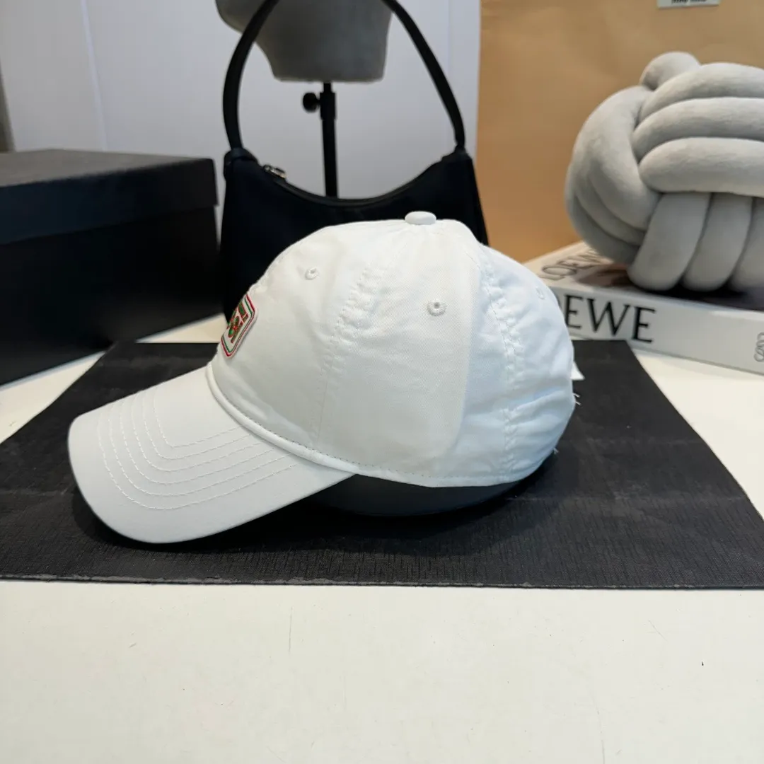 P60 Gucci new original baseball cap, exquisite and pure, stylish and stylish, cool and fashionable, great quality