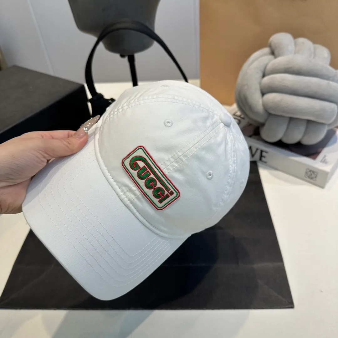 P60 Gucci new original baseball cap, exquisite and pure, stylish and stylish, cool and fashionable, great quality
