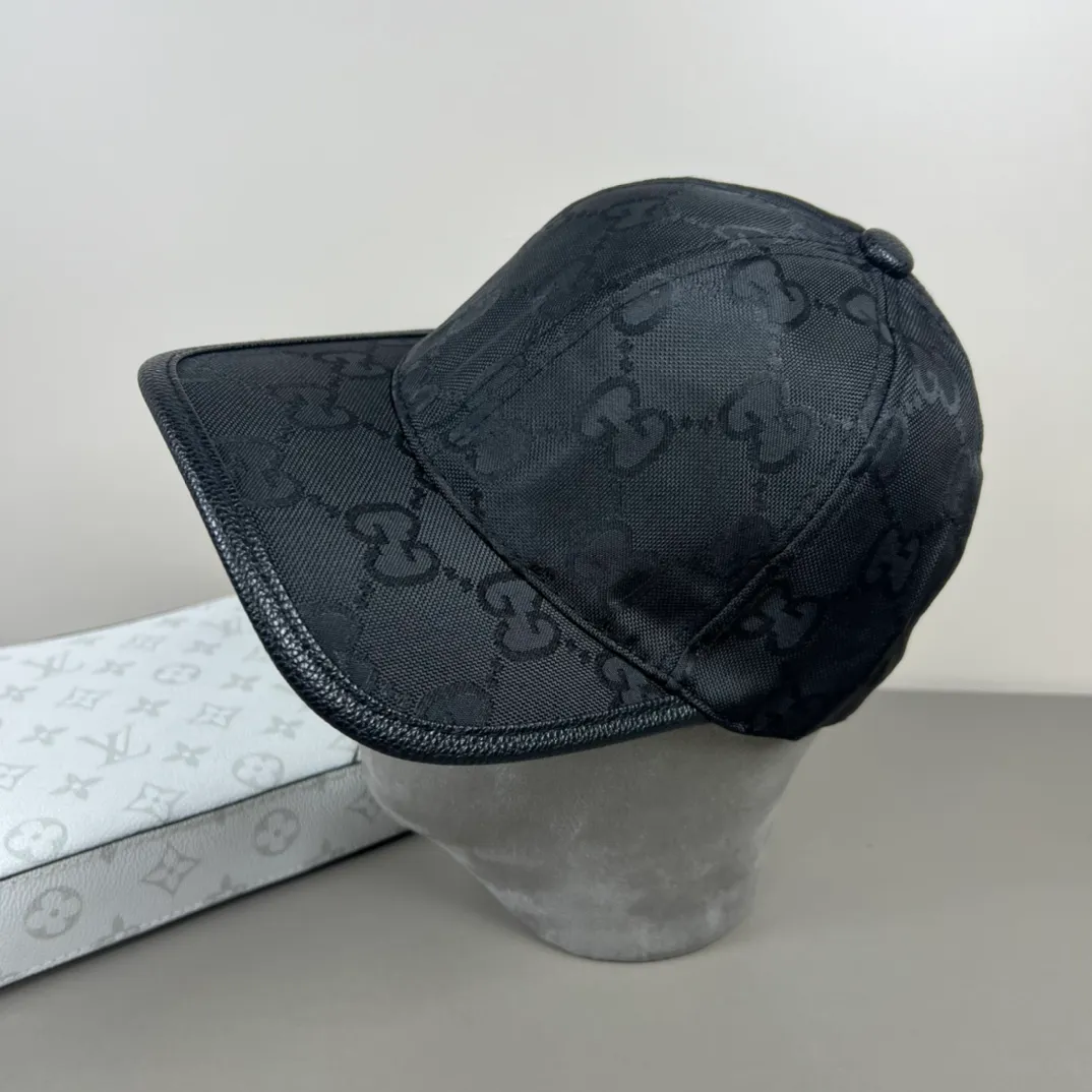 P66💰Gucci Baseball Cap♥️GUCCI🧢Official website new product, baseball cap, original quality, hot arrival 🔥🎩 The craftsmanship is very exquisite, high-end and classy! Low-key luxury, easy to carry! Running volume!