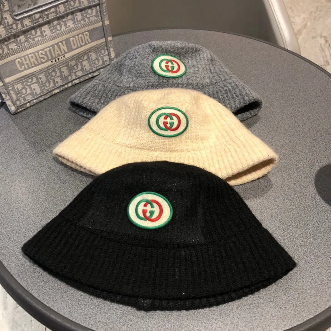 P160 GUCCI Rabbit Velvet Bucket Hat The same solid color knitted hat as the star, with delicate and soft texture and thick fabric!
