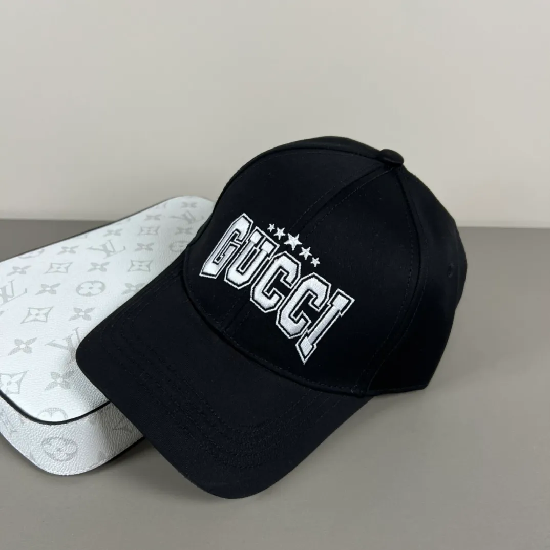 P56💰Gucci Baseball Cap♥️GUCCI🧢Official website new product, baseball cap, original quality, hot arrival 🔥🎩 The craftsmanship is very exquisite, high-end and classy! Low-key luxury, easy to carry! Running volume!