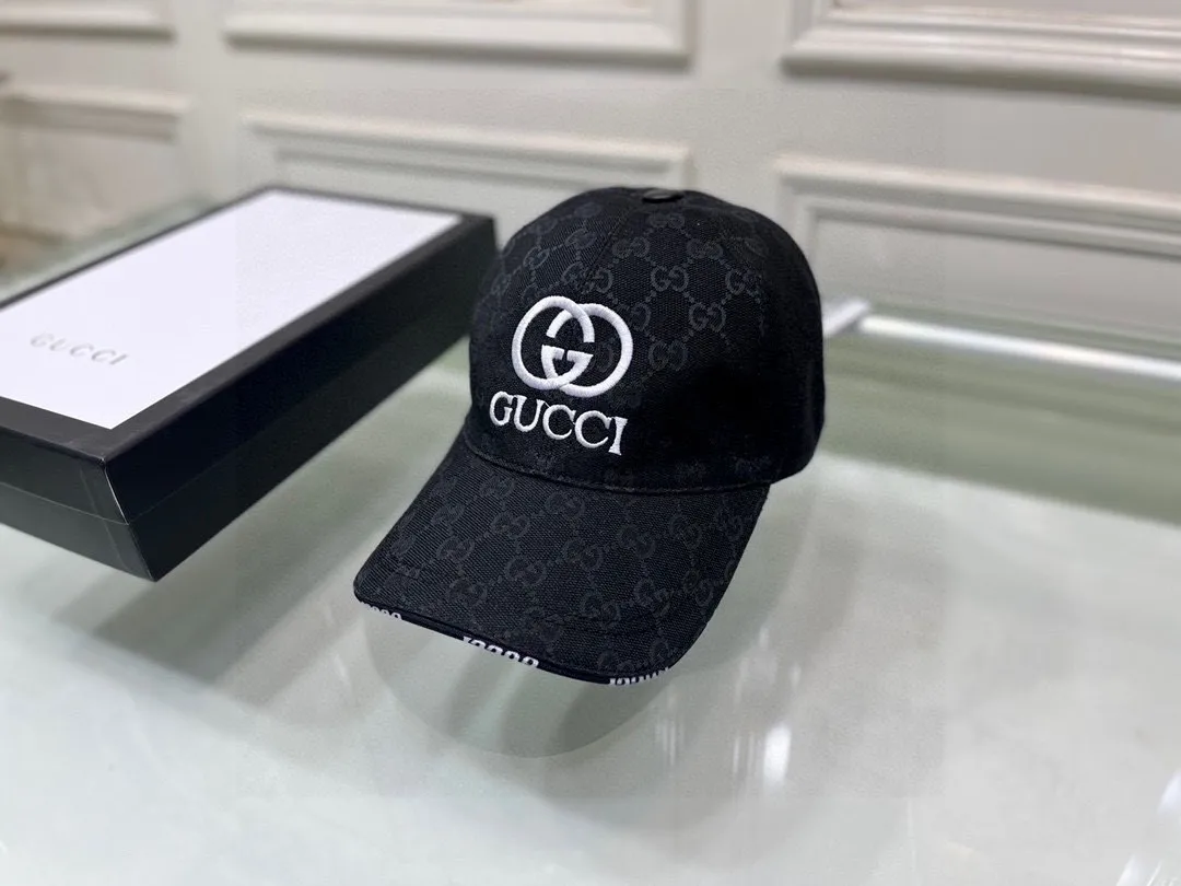 Batch 90, new Gucci (Gucci) original baseball cap, GUCCI embroidery, 1:1 mold customization, heavy embroidery, details comparable to counters, original canvas fabric + first-layer cowhide, excellent quality! The first choice for handsome men and beautiful women, fashionable and versatile. The basic head circumference is 56cm, and the patch is adjustable.
