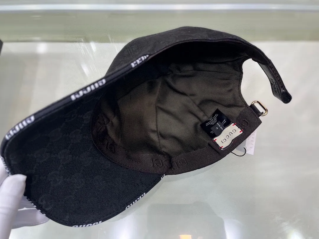 Batch 90, new Gucci (Gucci) original baseball cap, GUCCI embroidery, 1:1 mold customization, heavy embroidery, details comparable to counters, original canvas fabric + first-layer cowhide, excellent quality! The first choice for handsome men and beautiful women, fashionable and versatile. The basic head circumference is 56cm, and the patch is adjustable.