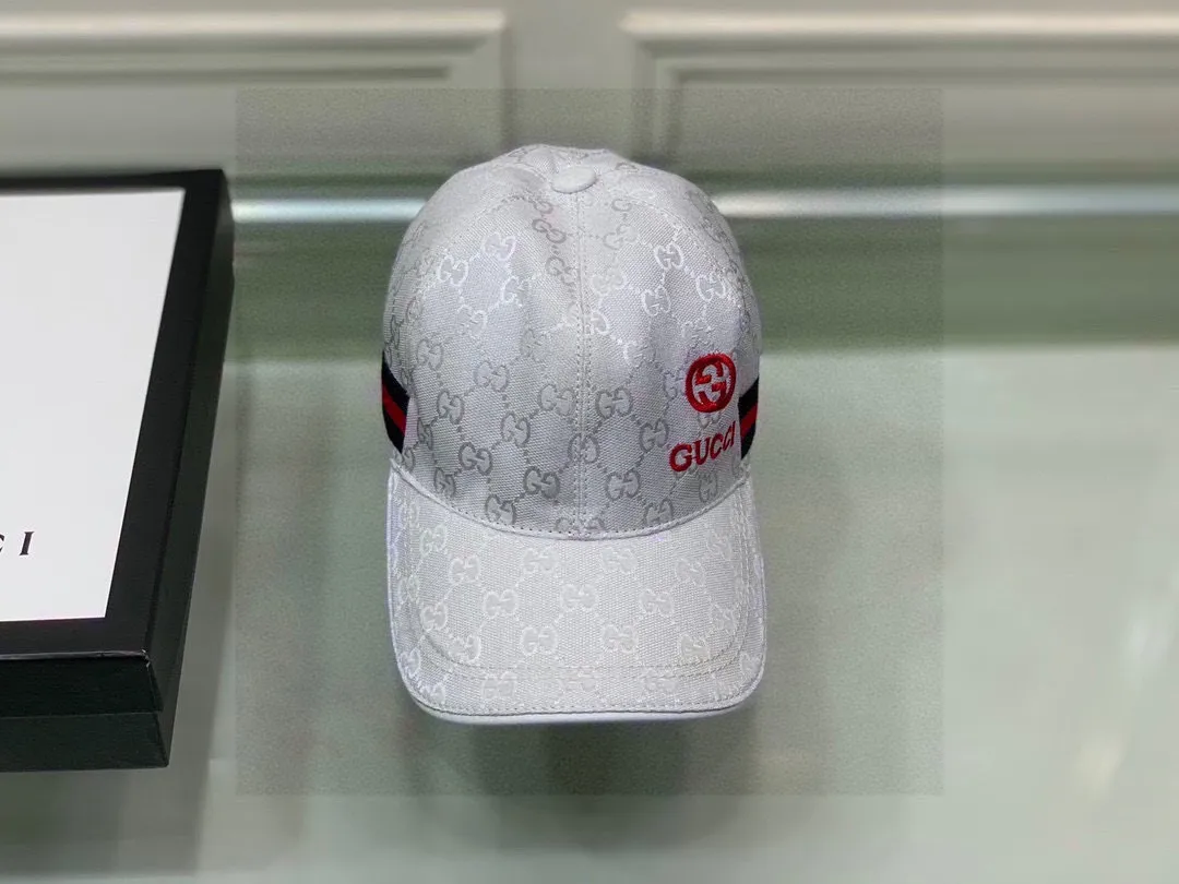 🉐️900,000-year-old classic model shipped!        , Gucci (Gucci) classic original baseball cap😍😍gucci small embroidery, 1:1 mold opening and customization at the counter, the highest version, original canvas fabric + first layer of cowhide, pure cotton lining, light and breathable! Photographed in real life, suitable for men and women in all seasons, basic head circumference 56cm, adjustable patches.